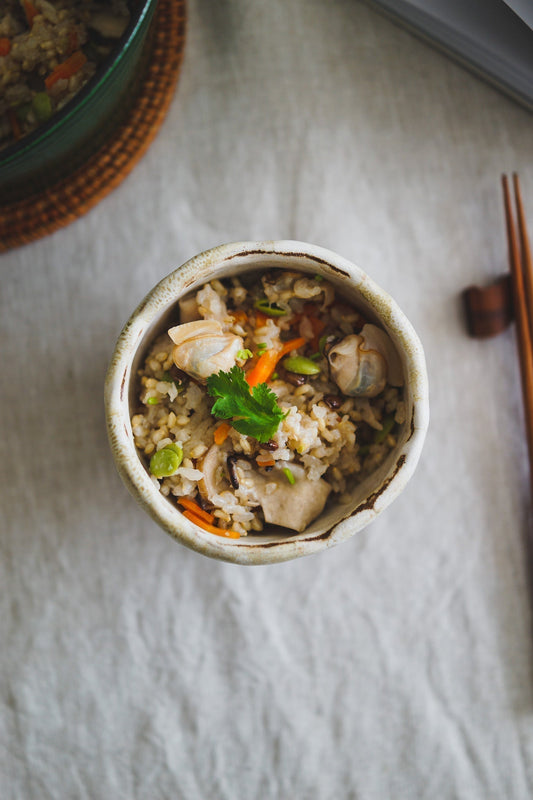 發芽米蛤蠣炊飯｜一鍋炊煮的鮮甜海味與自然穀香